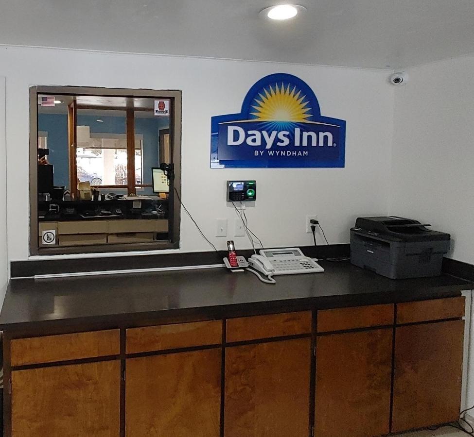 Days Inn By Wyndham Pocatello University Area Exterior photo